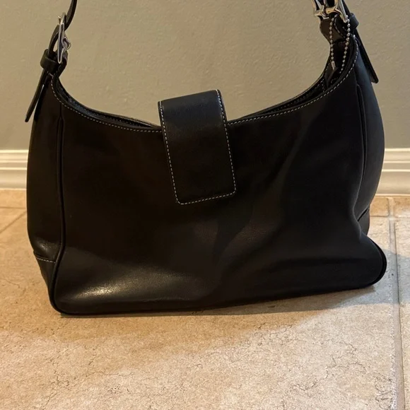 Coach shoulder bag from the Neo collection. - Picture 10 of 12